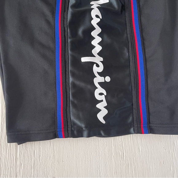 Men’s Champion shorts black with blue and red stripes size XL - Picture 4 of 6